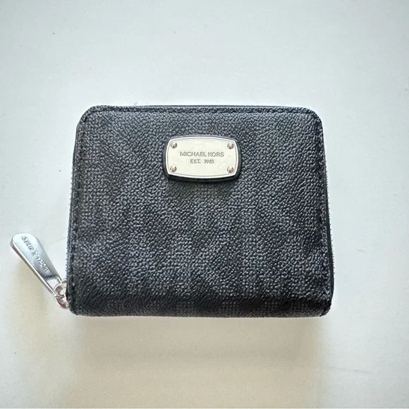 Michael Kors Black Logo Zip Around Leather Wallet - Picture 1 of 12
